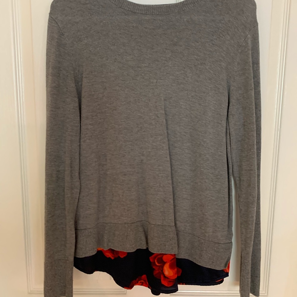 -Sweater wit faux undershirt